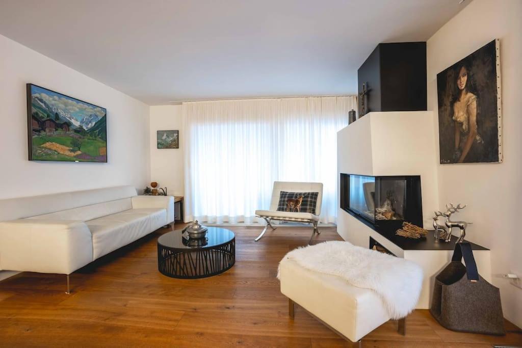 Stylish Home With Matterhorn View In The Center Zermatt Exterior foto